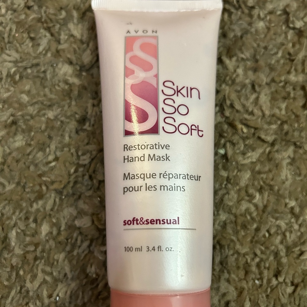 Avon Skin So Soft. Restorative Hand Mask. Soft and Sensual